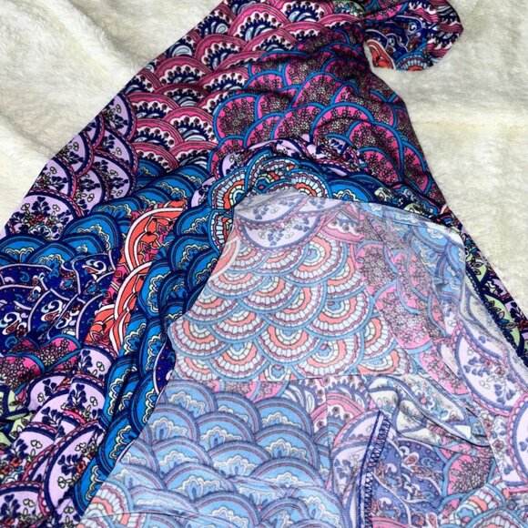 Open shoulder dress, colors are beautiful. - Picture 5 of 6